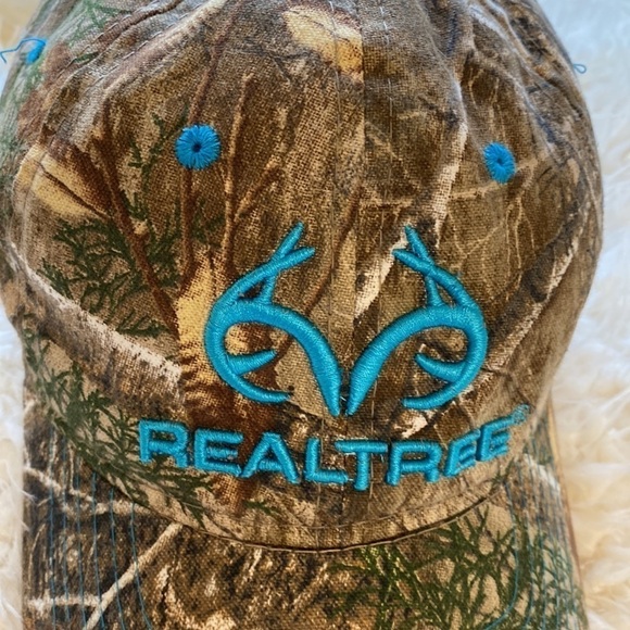 Women's Realtree Baseball Cap Camo with teal trim. - Picture 2 of 8